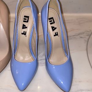 Stiletto in a beautiful baby blue color.